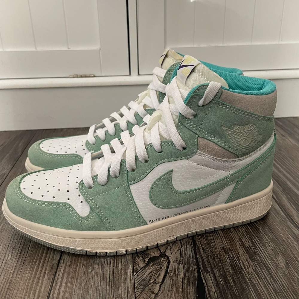 Rare Nike Air Jordan 1 Retro High OG “Turbo Green” Size 7 Men/8.5 Women - Picture 6 of 16